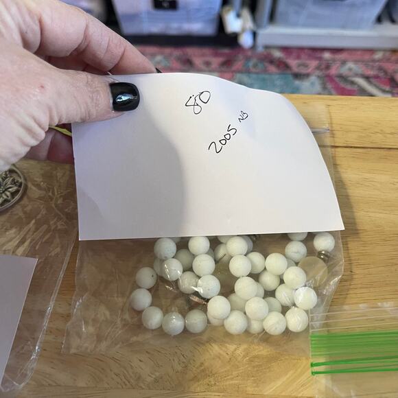 three white bracelets set costume jewelry pull on stretch some clear beads - Picture 13 of 13